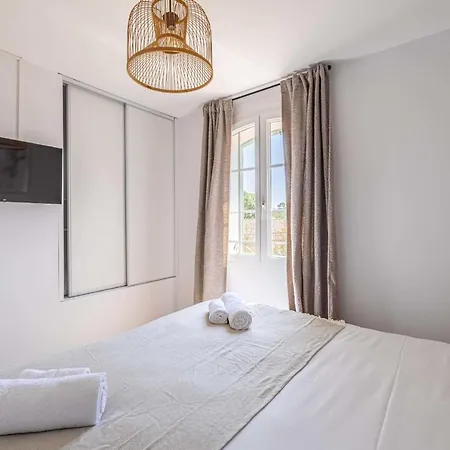 Lägenhet Splendid Flat In The Centre Of - Parkingpool - 2br6p